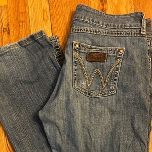 Wrangler Women's Boot Cut Jeans- size 7/8 X 34